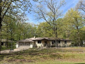 17512 Bradshaw Rd in Little Rock, AR - Building Photo