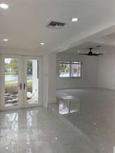 1435 NE 172nd St in North Miami Beach, FL - Building Photo - Building Photo