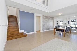 10545 NW 69th Terrace in Doral, FL - Building Photo - Building Photo