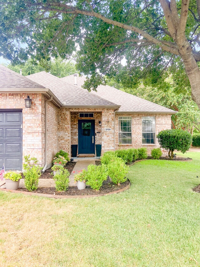 property at 2700 Cypress Point Dr