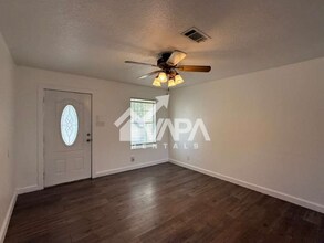 4743 Georges Farm in San Antonio, TX - Building Photo - Building Photo