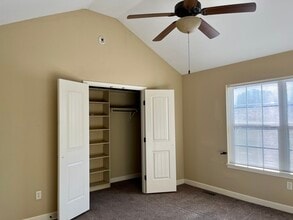 13756 Post Oak Ln in Platte City, MO - Building Photo - Building Photo