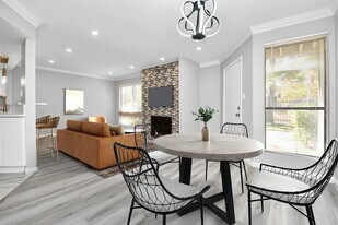 17202 Imperial Valley Dr, Unit 3 in Houston, TX - Building Photo