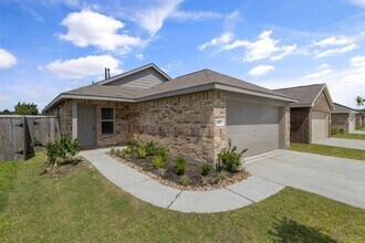 9311 Sierra Pt Wy in Baytown, TX - Building Photo - Building Photo