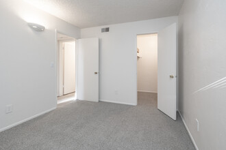 Tierra Ridge Apartments in Tucson, AZ - Building Photo - Interior Photo