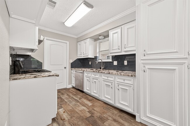 property at 10126 Fernstone Ln