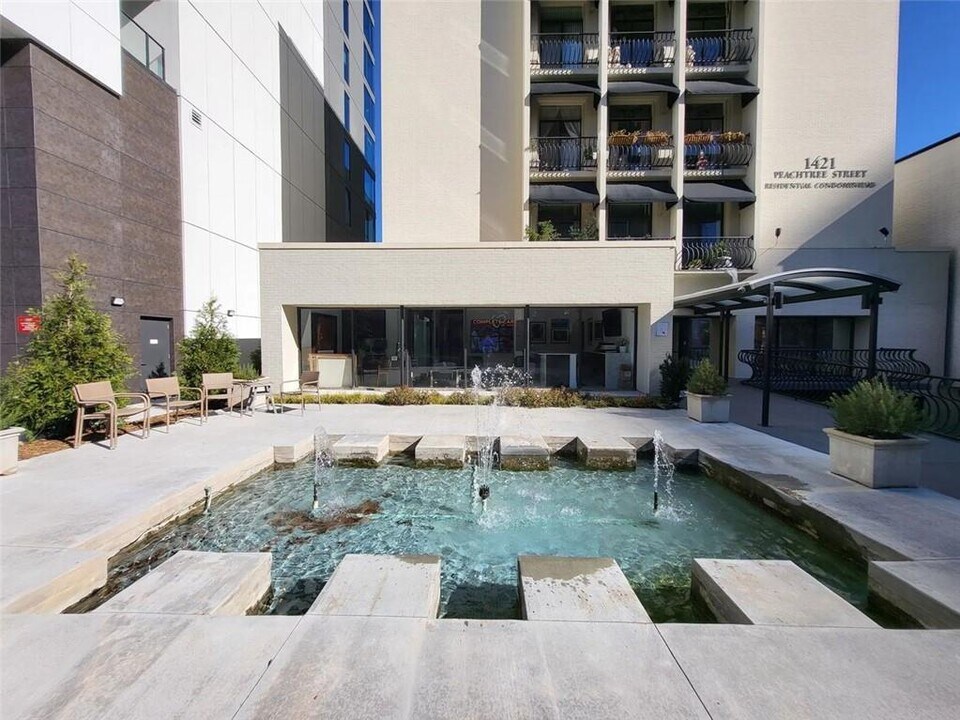 1421 Peachtree St NE in Atlanta, GA - Building Photo