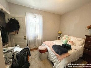 9 Taft St, Unit 1 in Boston, MA - Building Photo - Building Photo