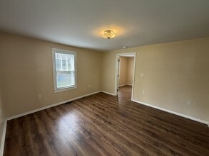 530 Crescent Dr in Greeneville, TN - Building Photo - Building Photo