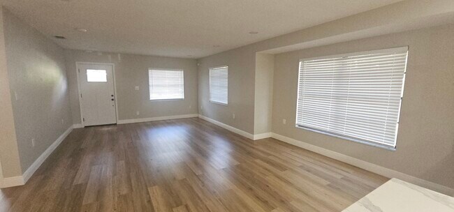 property at 5802 N Suwanee Ave