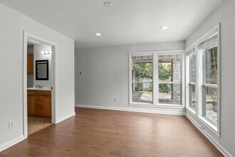 10408 Firethorn Ln in Austin, TX - Building Photo - Building Photo