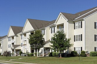Cannon and Westover Apartment Homes in Dover, DE - Foto de edificio - Building Photo