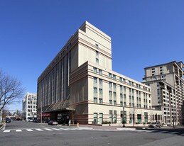 2350 Clarendon Blvd in Arlington, VA - Building Photo