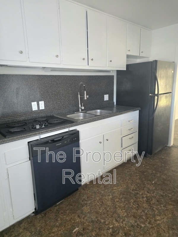 1003 N Grandview Ave in Odessa, TX - Building Photo - Building Photo