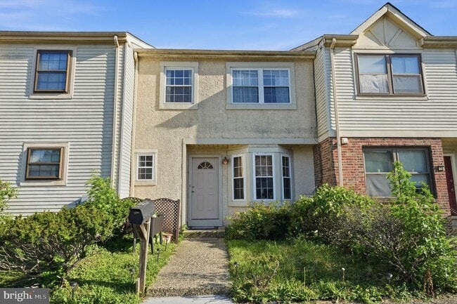 property at 272 Hudson Ct