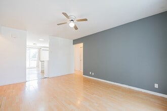 444 Rue Moreau in St-Eustache, QC - Building Photo - Building Photo