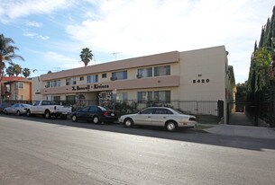 5420 Russell Ave in Los Angeles, CA - Building Photo