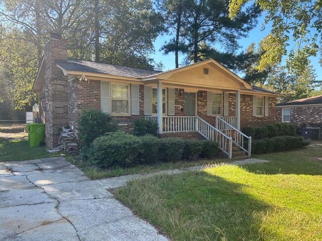 1961 Haviland Cir in Columbia, SC - Building Photo - Building Photo