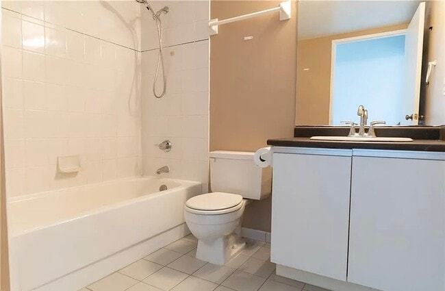 1020 Warburton Ave in Yonkers, NY - Building Photo - Building Photo