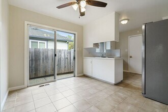 806 Madison Ave in Redwood City, CA - Building Photo - Building Photo