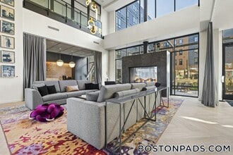 120 Commerce Way, Unit ST in Woburn, MA - Foto de edificio - Building Photo