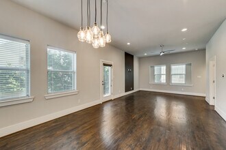 5815 Bryan Pky in Dallas, TX - Building Photo - Building Photo