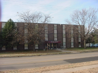 Pinecrest Apartments in Fairbury, NE - Foto de edificio