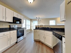 6493 Lorinda Dr in Fairfield, OH - Foto de edificio - Building Photo