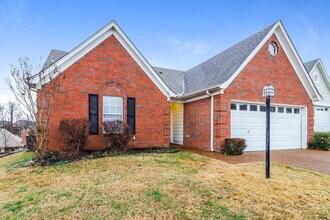 2204 Stone Stream Dr in Memphis, TN - Foto de edificio - Building Photo
