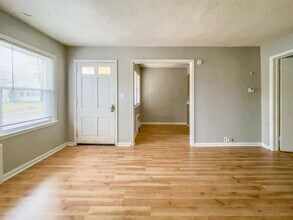 1518 W Main St in Muncie, IN - Foto de edificio - Building Photo