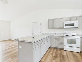 1771 Dallas Dr in North Pole, AK - Building Photo