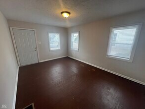 3915 Hillside Ave in Indianapolis, IN - Building Photo - Building Photo