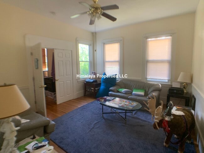 29 Capen St, Unit 2 in Medford, MA - Building Photo - Building Photo