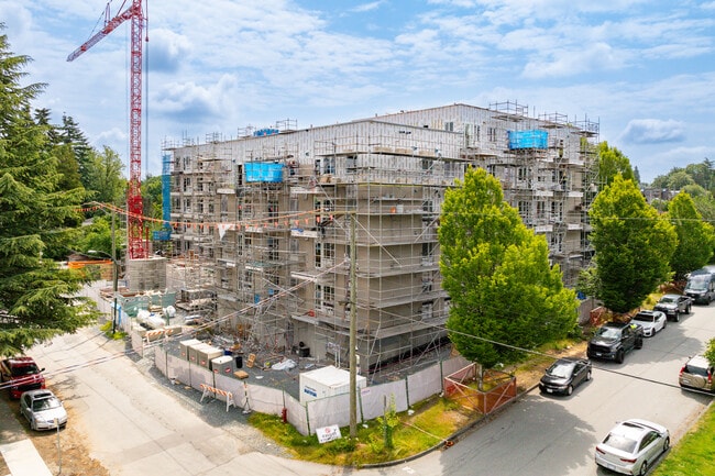 807-847 33rd Av E
