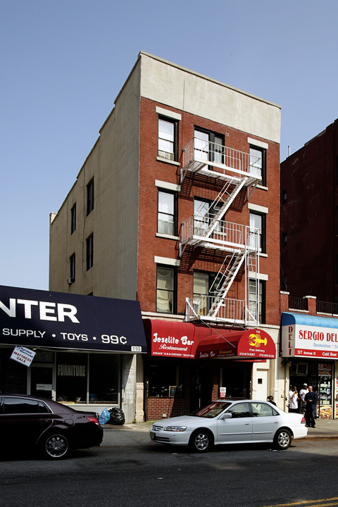 125 Avenue D in New York, NY - Building Photo