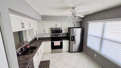 13800 SW 5th Ct in Pembroke Pines, FL - Building Photo - Building Photo