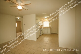 122 Gordon Ave in Lehigh Acres, FL - Building Photo - Building Photo