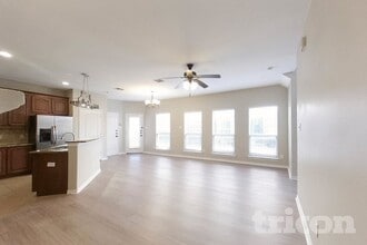 4245 Indian Run Dr in Carrollton, TX - Building Photo - Building Photo