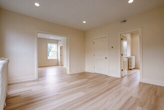 418 Ridge Rd in Wilmette, IL - Building Photo - Building Photo