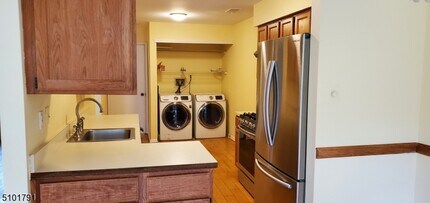 45 Chicopee Dr in Princeton, NJ - Building Photo - Building Photo