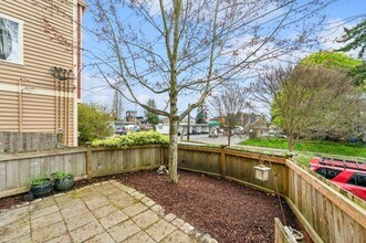 8403 8th Ave NW in Seattle, WA - Building Photo - Building Photo