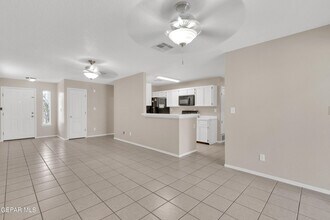 12163 Tower View Dr in El Paso, TX - Foto de edificio - Building Photo