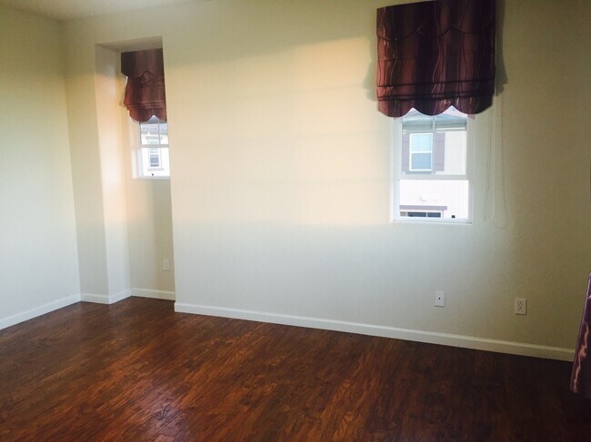 34143 Lugano Ter in Fremont, CA - Building Photo - Building Photo