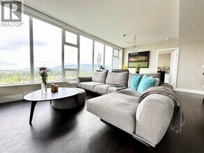 150 15th St W in North Vancouver, BC - Building Photo - Building Photo