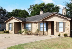 3611 Elliott St in Bryan, TX - Building Photo