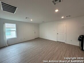 7260 Pasture Run in San Antonio, TX - Building Photo - Building Photo
