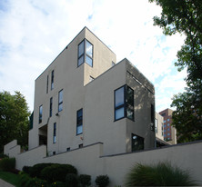 4549-4589 Walnut St Apartments