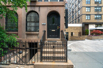 151 E 29th St in New York, NY - Building Photo - Building Photo