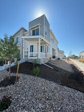1675 S Andes Way in Aurora, CO - Building Photo - Building Photo