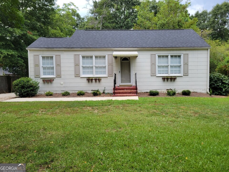 189 Highland Dr in Winder, GA - Foto de edificio